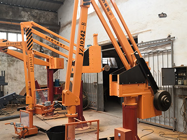 एक बिजली सहायक रोबोट 팔 का उपयोग करने के लाभ क्या हैं?